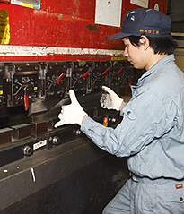 同一スタッフが一貫して加工実施。さらに
後処理までも行う板金加工技術について。